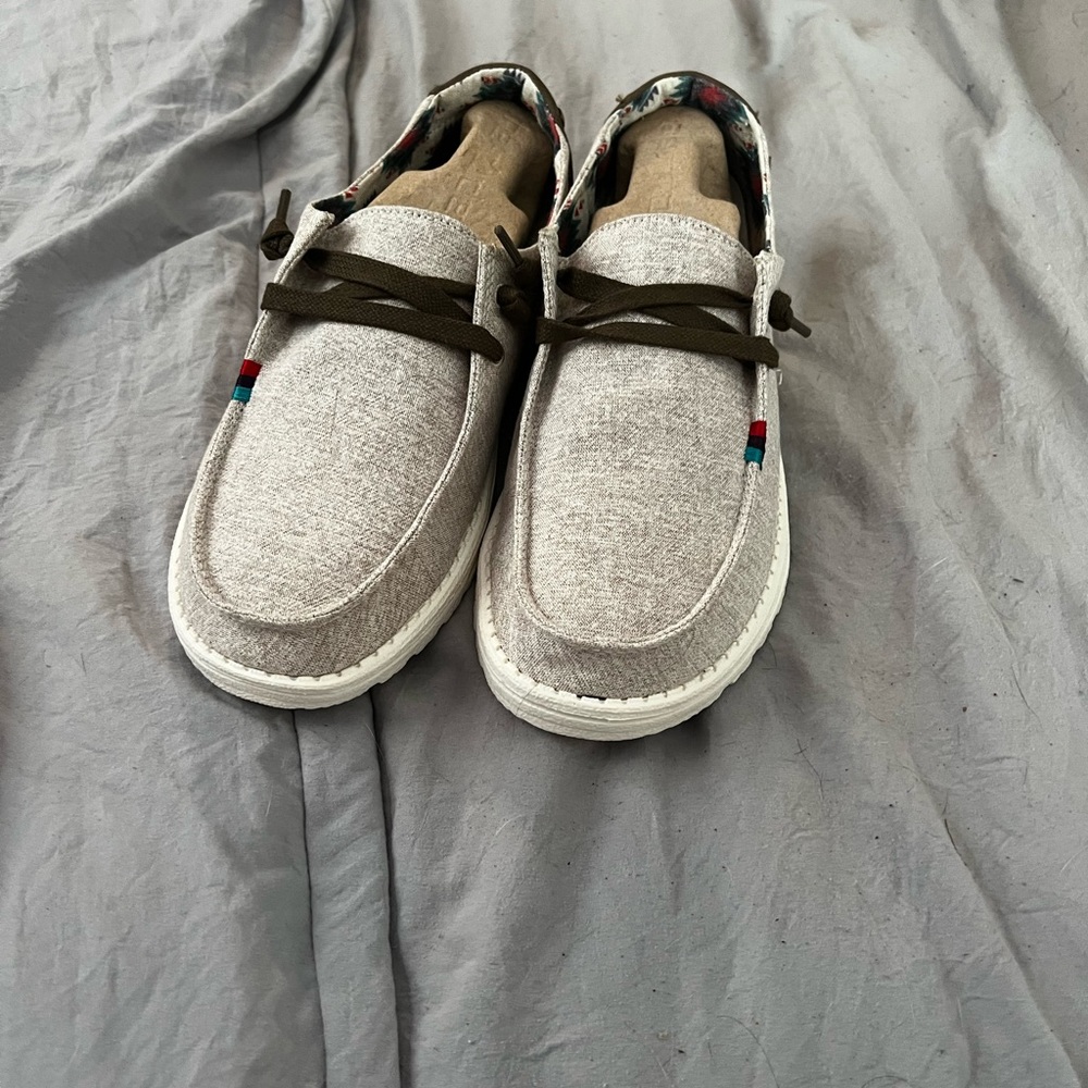 Hey dudes shoes